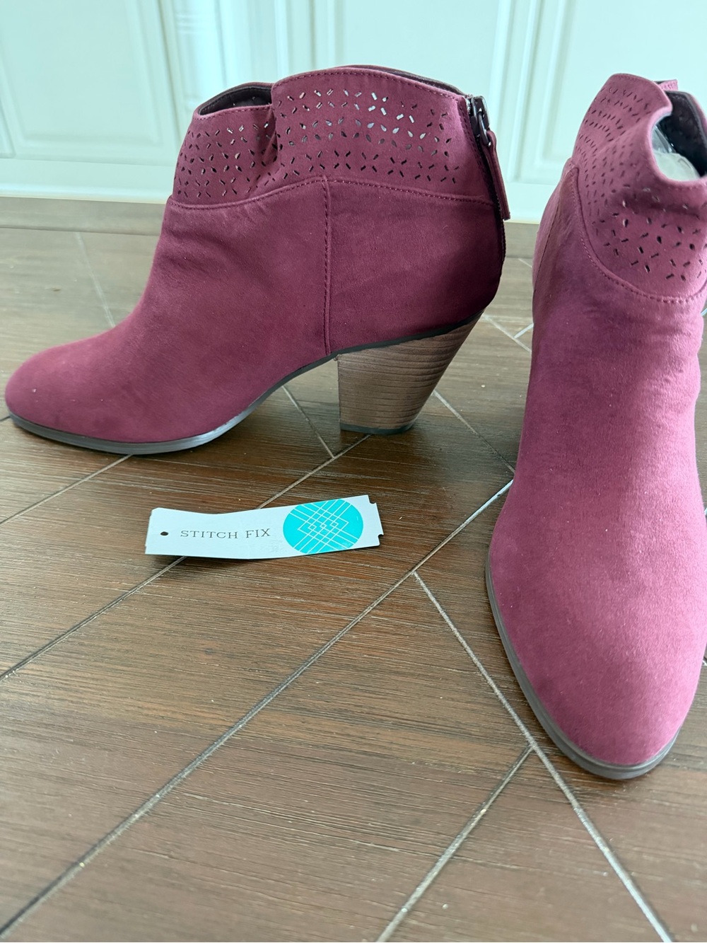 Violet & Red Jackson Laser Cut Burgundy Heeled Booties Size 8.5
